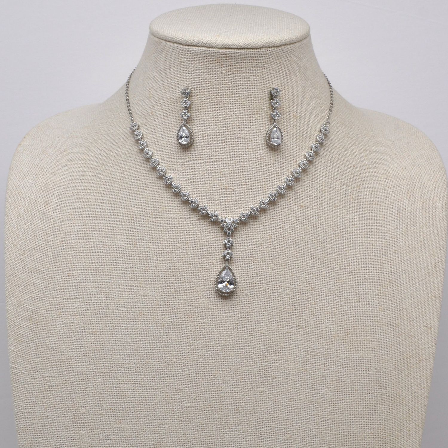 CN013515S1S CZ/S  FLAT STN LEAF Y NECK  W' DRP SET