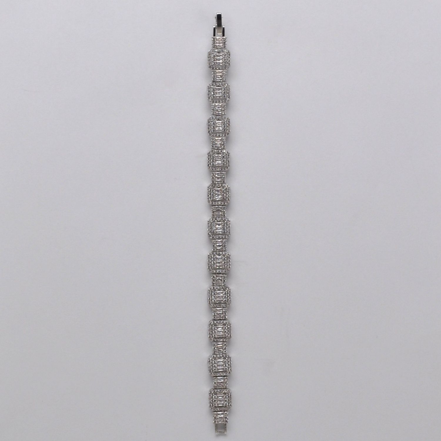 CN004501B1S CZ SQUARECHAIN LINK  W' CRY TRIM BRACELET