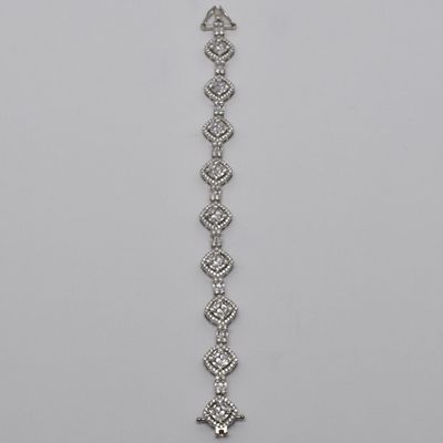 CN004502B1S CZ TRIANGLE SHP W' BAGUETTE STNS BRACELET