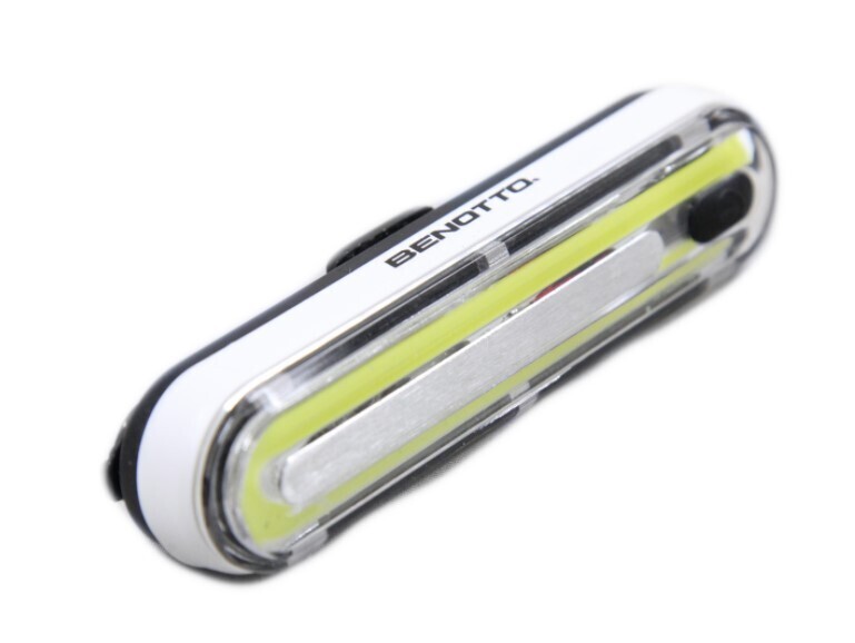 LUZ BENOTTO URBANO DELANTERA USB 240 LUMENS 3.7V 8 FUNCIONES NEGRO