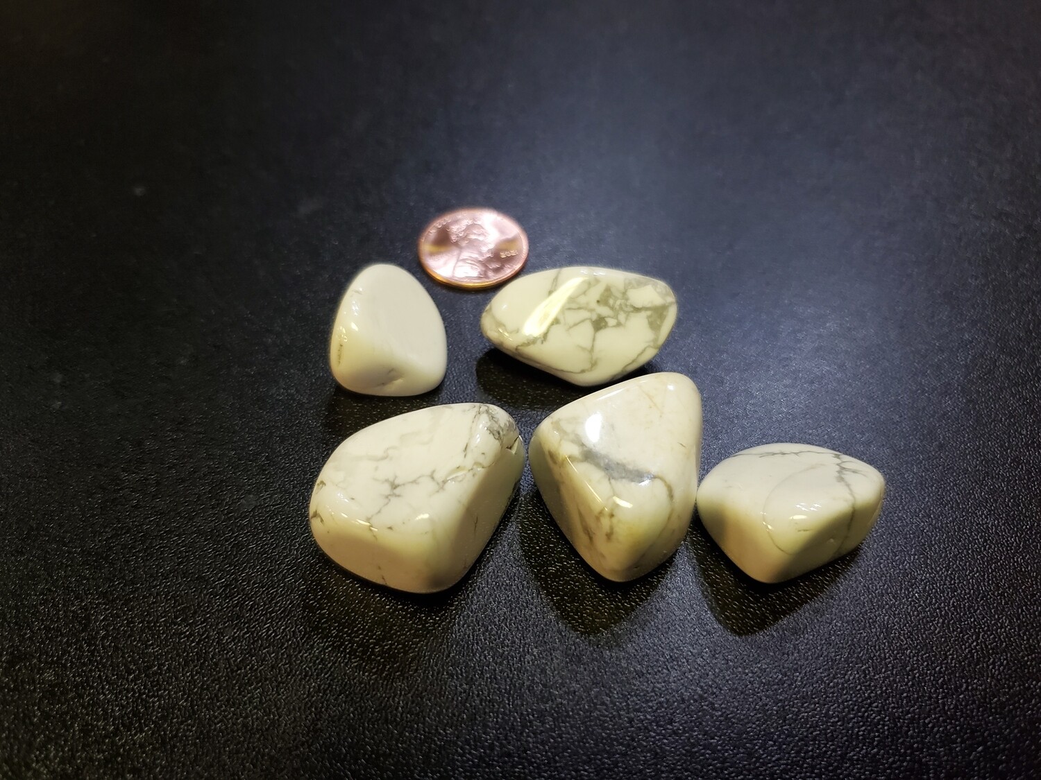 Howlite, White tumbled