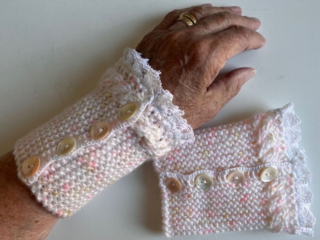 edle Pulswärmer mit Spitzen 