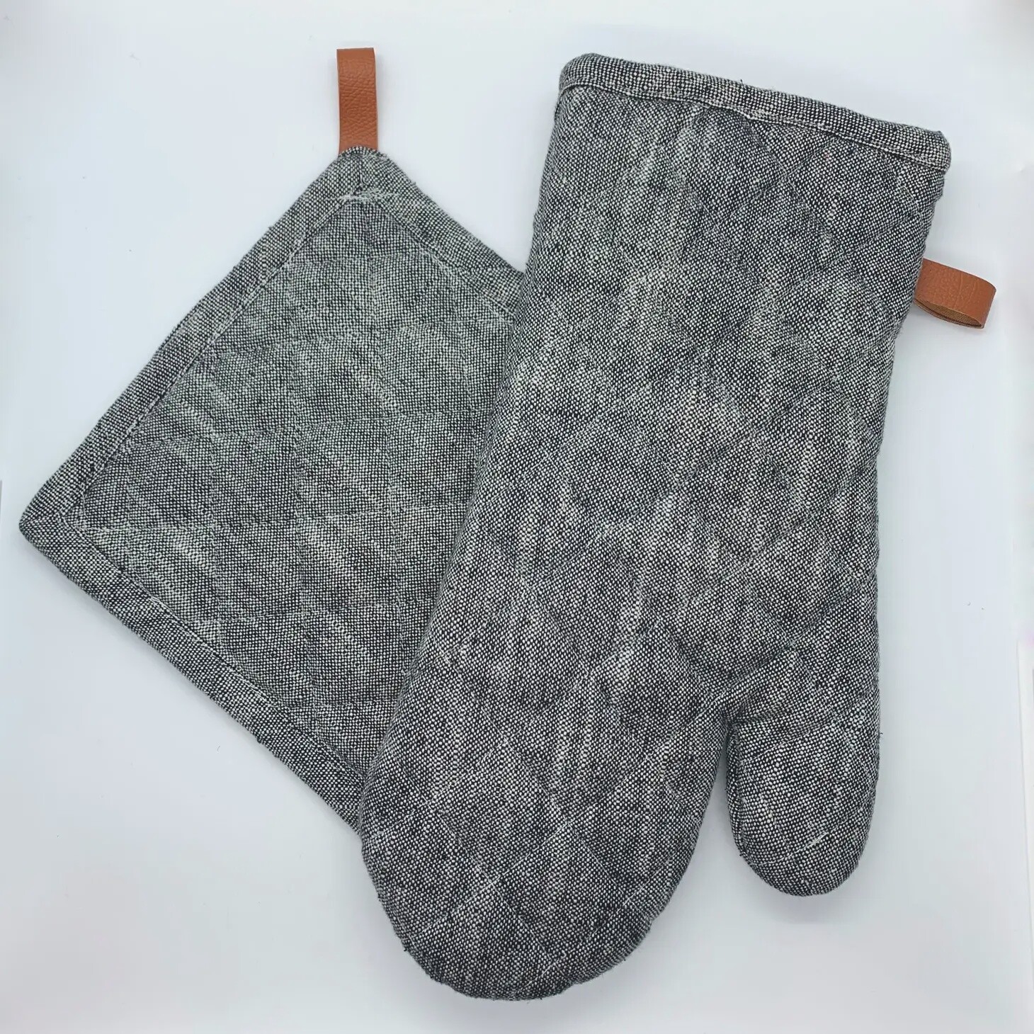 Gray Oven Mitt &amp; Pot Holder Set