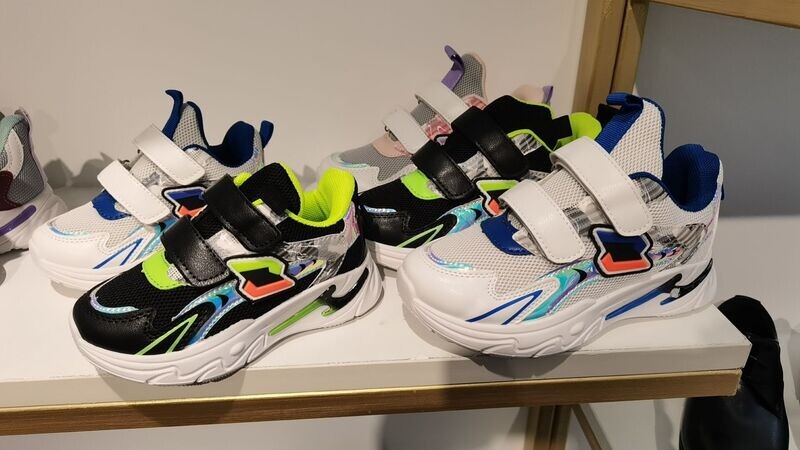 Kinder Schuhe