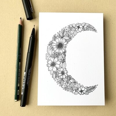 Postkarte mit Mond, gefüllt mit Blüten