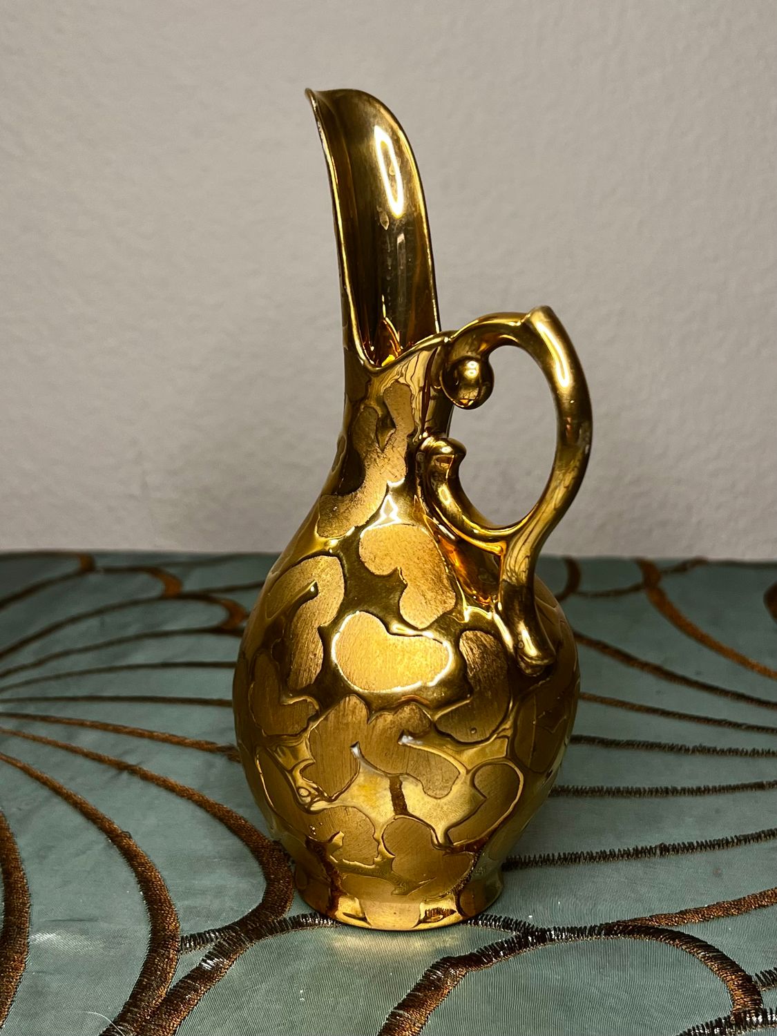 Vintage Fukagawa Seiji -Wet Gold Bud Vase