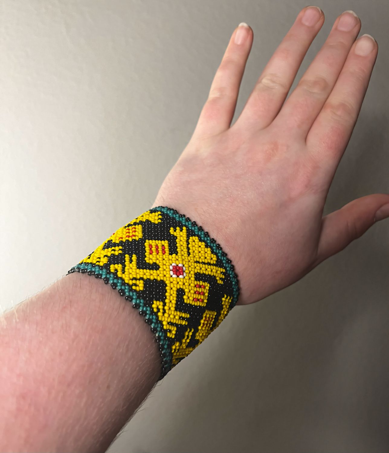 Vintage Hand Seed Beaded : Native American Bracelet