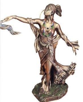 Figura de Oyá color metalizado.