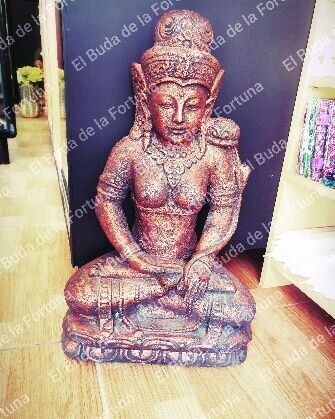 Figura de Diosa Tara, en piedra.