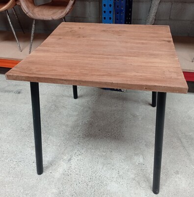 Mesa teka y hierro