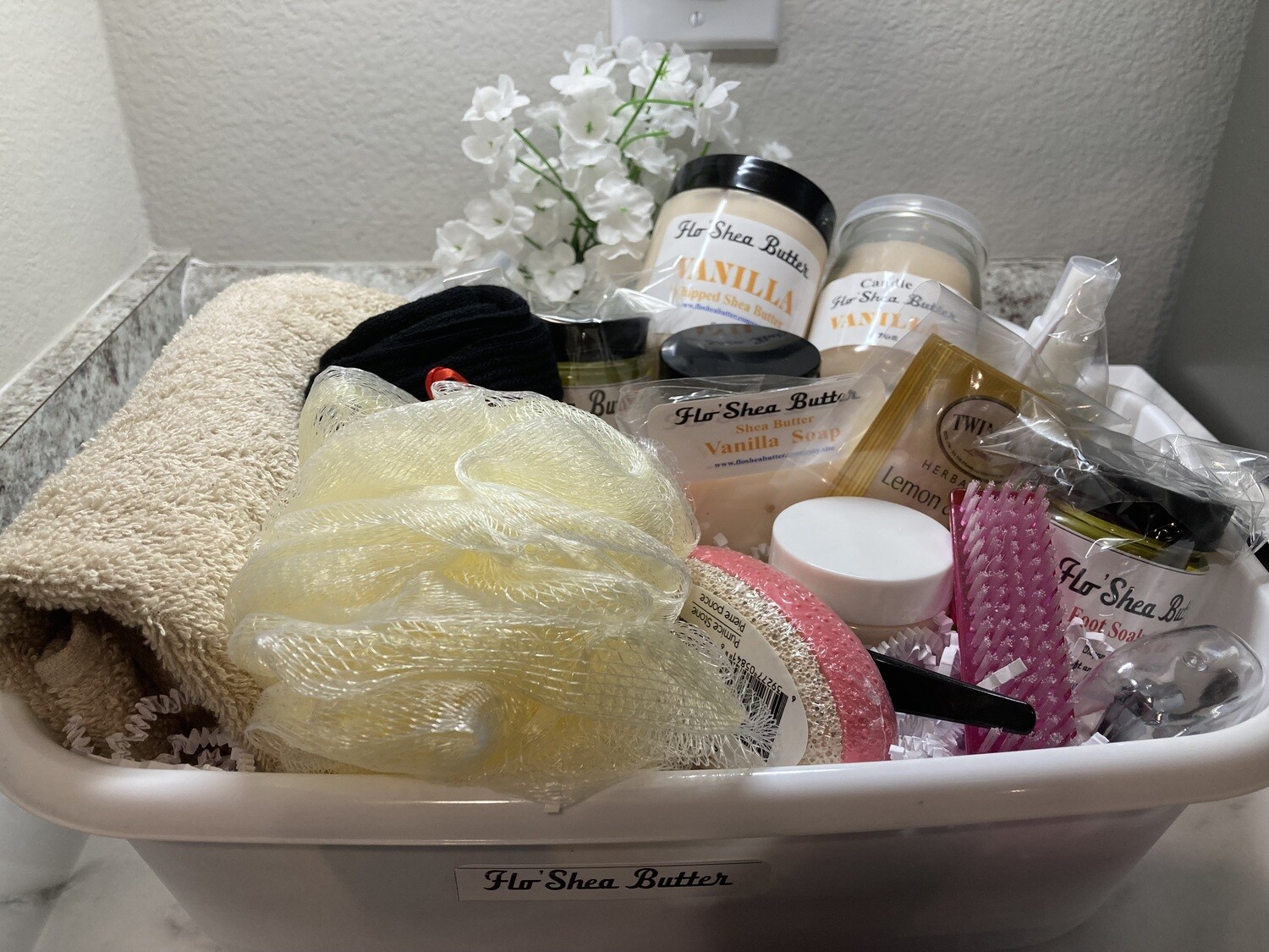 Flo'Shea Butter Beauty Spa Gift Basket