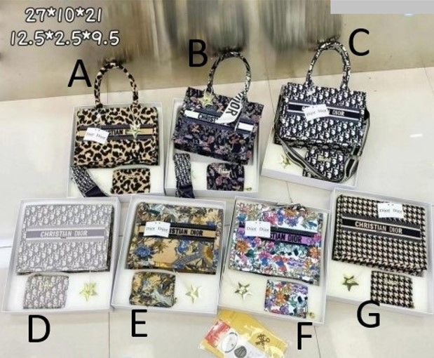 A GRADE DIOR TOTE &amp; WALLET IN BOX - Pre-order (Australia only) - Afterpay &amp; PayId Available - Free shipping Australia wide - Please note which Bag in the comments. Ask for deal if ordering 3 or more.