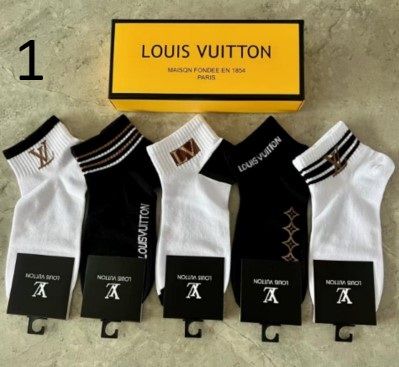​DESIGNER SOCKS 5 In A Pack - Pre-order (Australia only) - Afterpay &amp; PayId Available - Free shipping Australia wide - Sizes Women 35-40 &amp; Men 40-44 - Please note which Socks &amp; Size in the comments