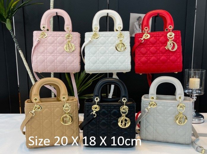 DIOR HANDBAGS A GRADE - Pre-order (Australia only) - Free shipping Australia wide - Measurements on photo - Please note which Handbag in the comments - Afterpay &amp; PayId Available