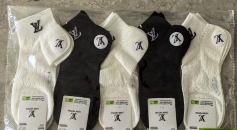 IN STOCK - LV SOCKS PACK OF 5 - (Australia only) - Free shipping Australia wide - Afterpay &amp; PayId Available