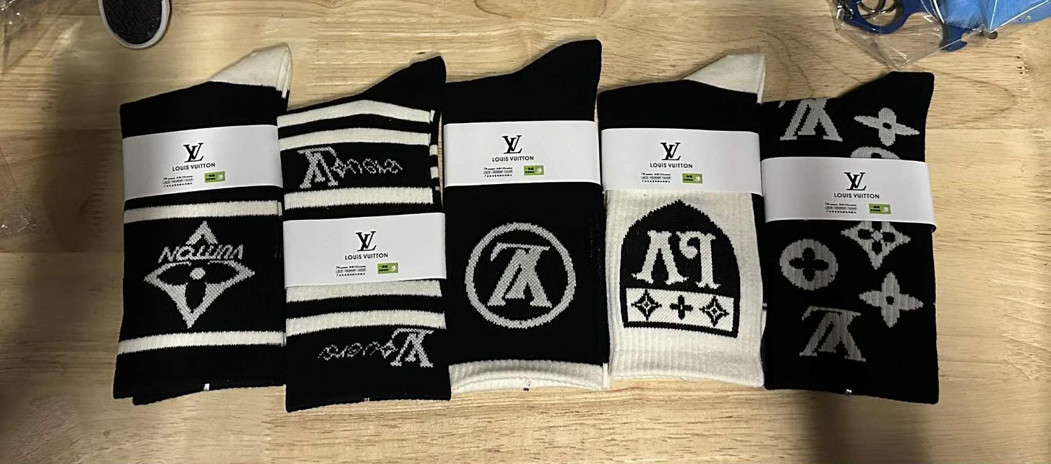 IN STOCK - LV SOCKS PACK OF 5 - (Australia only) - Free shipping Australia wide - Afterpay &amp; PayId Available