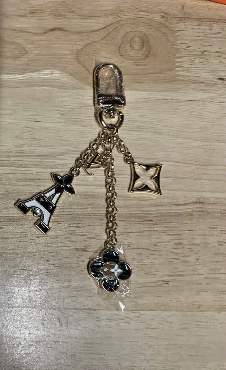 IN STOCK - LV KEYCHAIN - (Australia only) - Free shipping Australia wide - Afterpay &amp; PayId Available