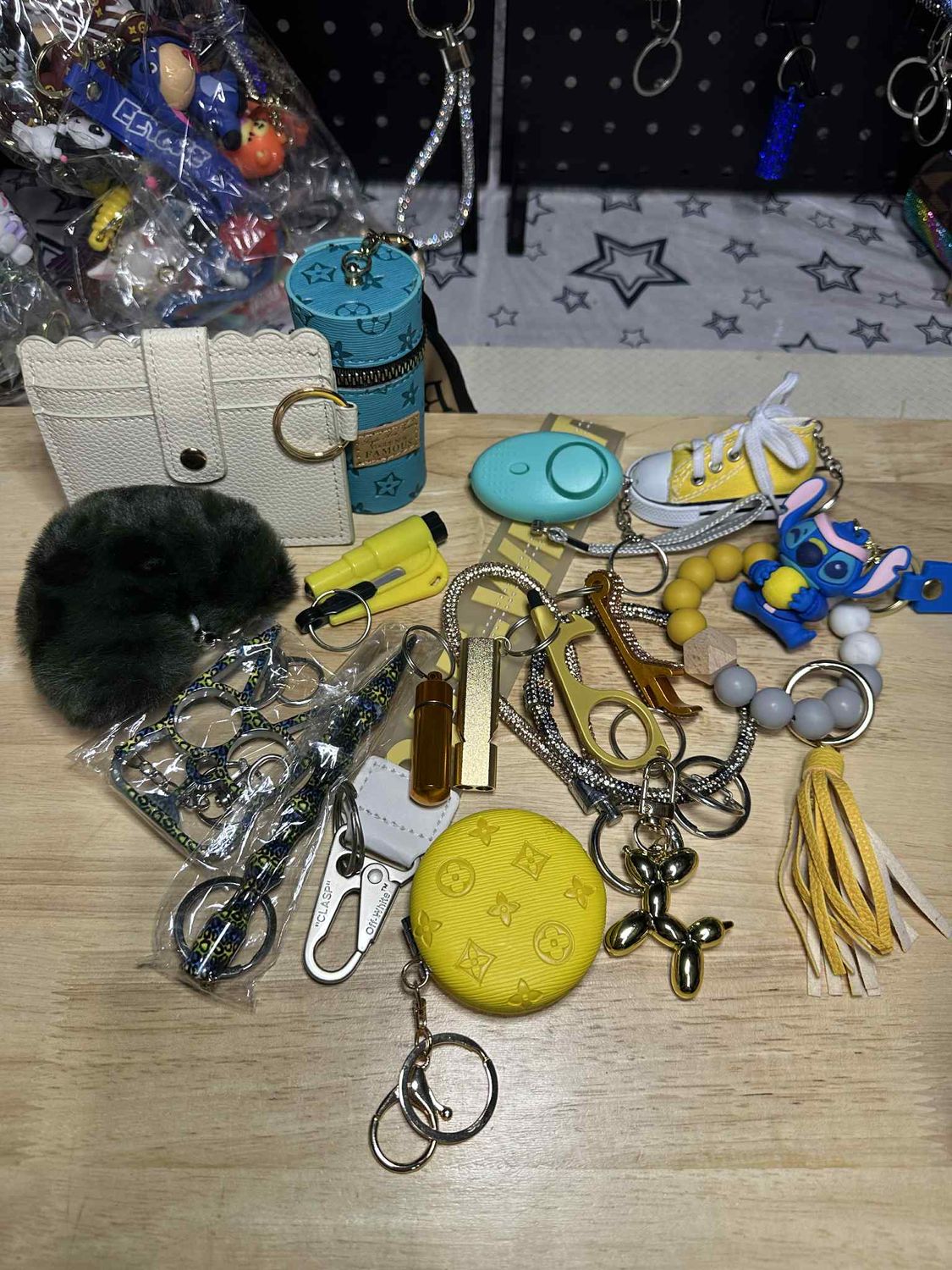 IN STOCK - 16 PIECES KEYCHAINS 2 - (Australia only) - Free shipping Australia wide - Afterpay &amp; PayId Available
