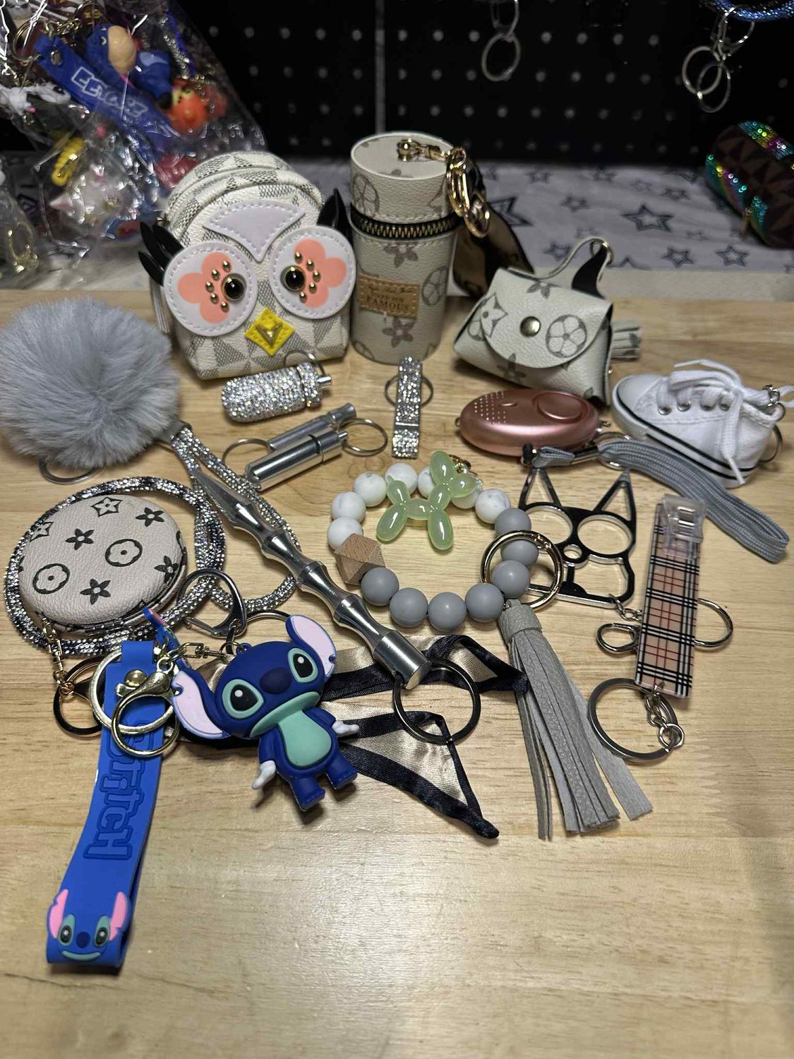 IN STOCK - 16 PIECES KEYCHAINS 4 - (Australia only) - Free shipping Australia wide - Afterpay &amp; PayId Available