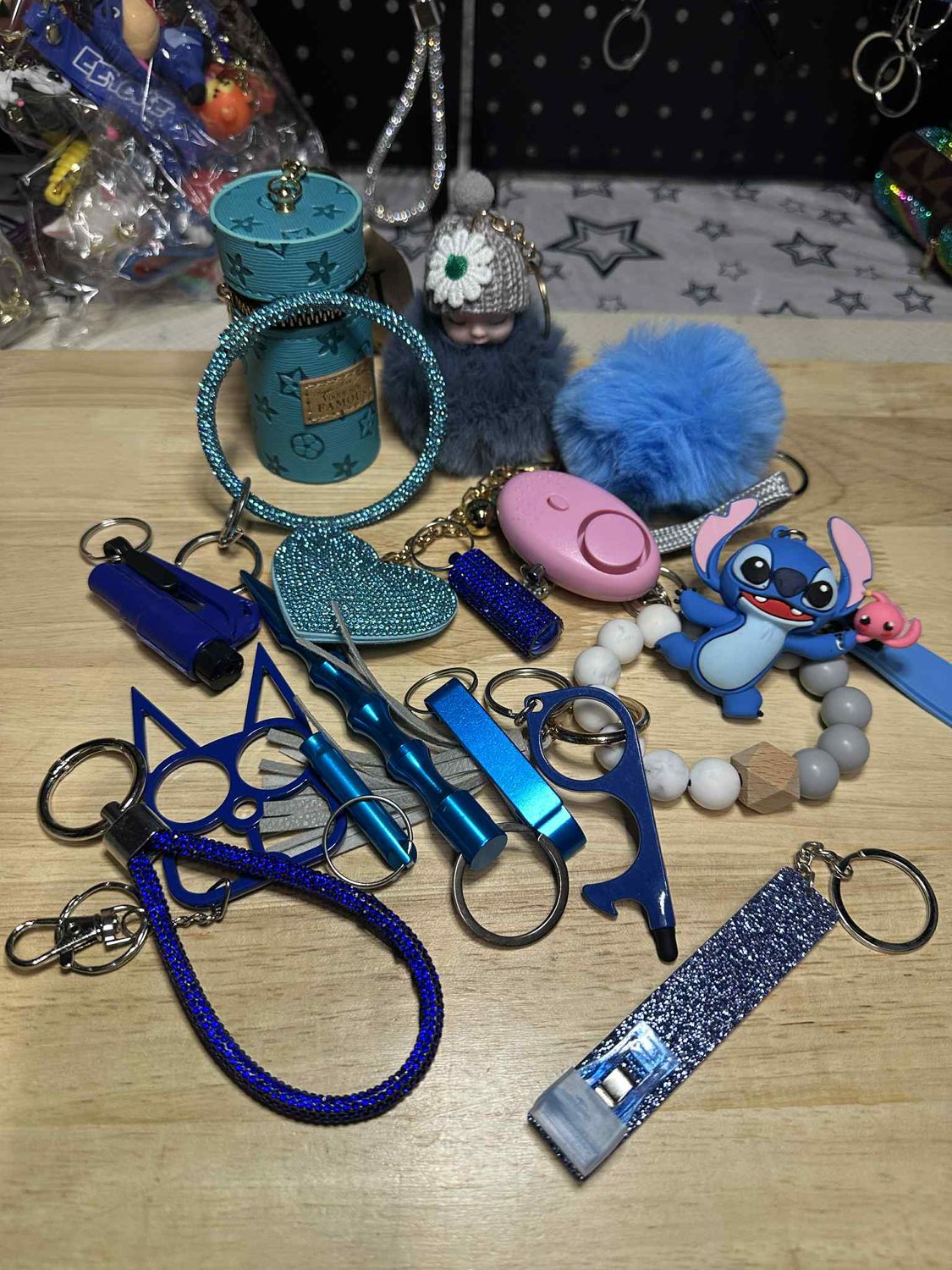 IN STOCK - 16 PIECES KEYCHAINS 3 - (Australia only) - Free shipping Australia wide - Afterpay &amp; PayId Available