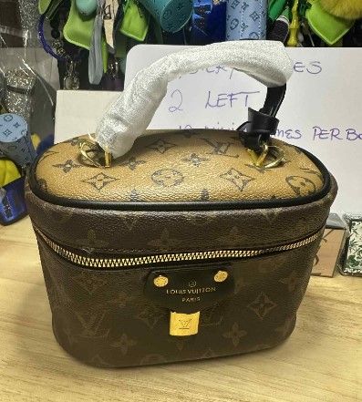 BEAUTY BAG LV WITH 3 MINI PERFUMES - Free shipping Australia wide - PayPal &amp; PayId available