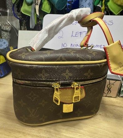 BEAUTY BAG LV WITH 3 MINI PERFUMES - Free shipping Australia wide - PayPal &amp; PayId available