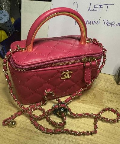 BEAUTY BAG HOT PINK CC WITH 3 MINI PERFUMES - Free shipping Australia wide - PayPal &amp; PayId available