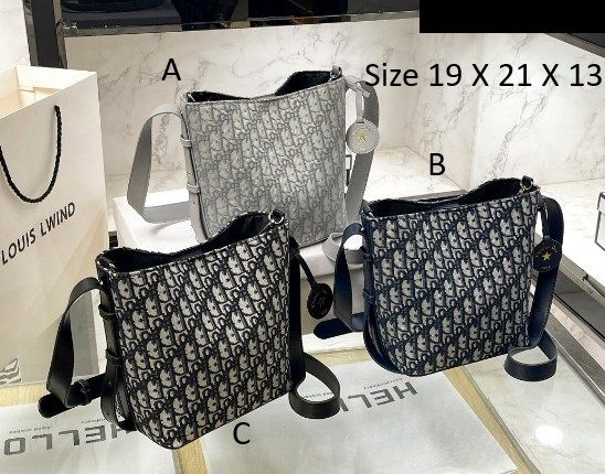 Dior Handbag - Pre-order (Australia only) - Free shipping Australia wide - Size in photo - PayPal &amp; PayId Available - Please note which bag you want in the comments