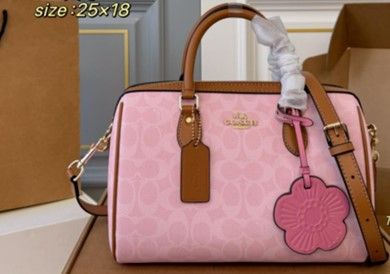 COACH HANDBAG PINK - PREORDER - SIZE 25 X 18cm (Australia only) - PayPal (Pay in 4) &amp; PayId available - Free shipping Australia wide