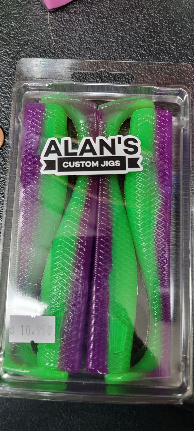 ALAN&#39;S CUSTOM LURES- SWIMBAIT, Color: Green/Purple