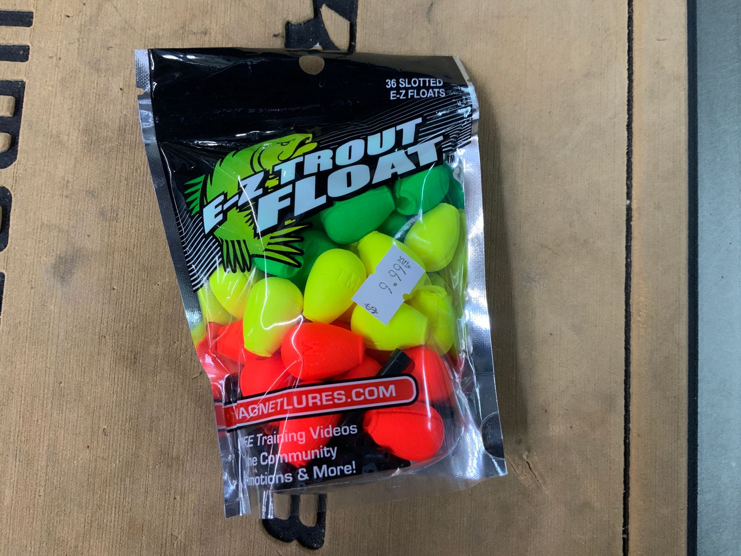 Trout Magnet 36 Slotted Floats, Color: Green/Red/Yellow