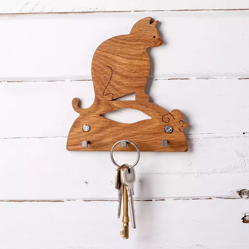 Hand Cut Oak Cat Keyholder by Beamers Designs