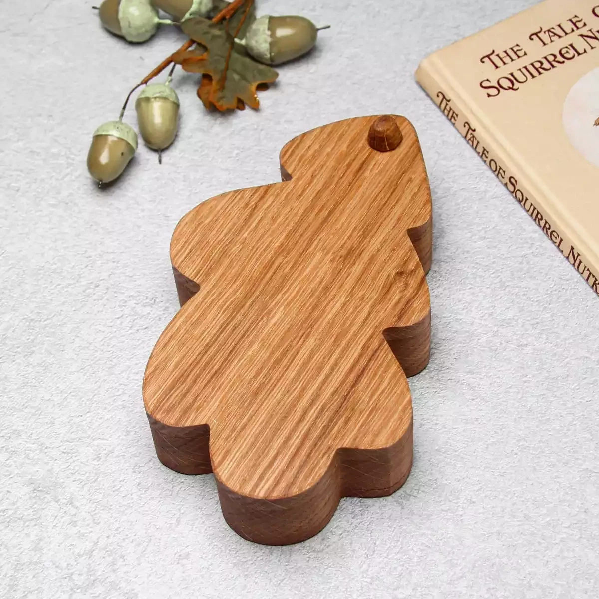 Hand Cut Oak Swivel Box - Oak Leaf Large by Beamers Designs