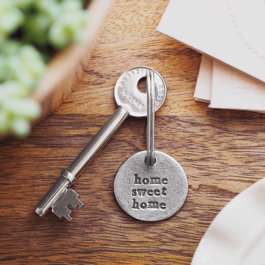 Home Sweet Home Pewter Keyring by Kutuu