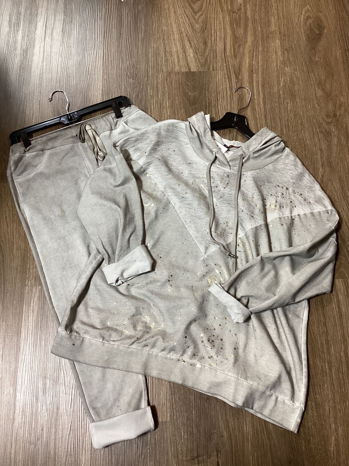 Splattered Gold Lounge Set, Color: Gray