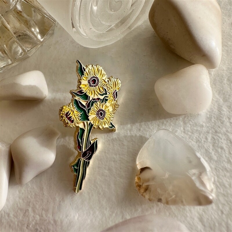 Enamel Pin &quot;Vincent&quot; Sunflower Bunch