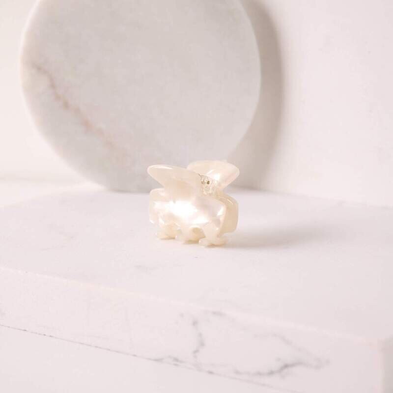 Liv  Small Claw Clip Creme