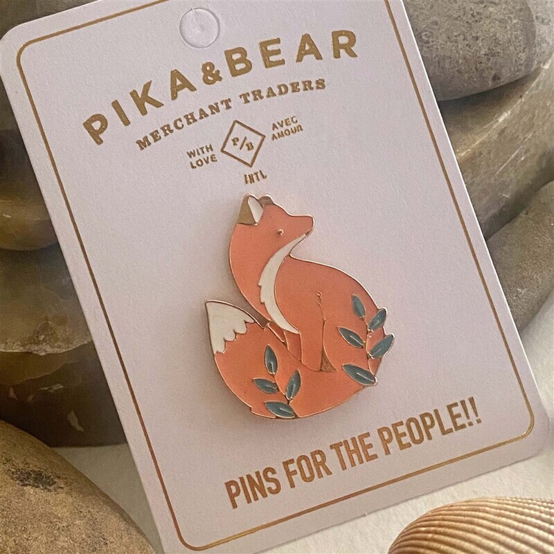 Enamel Pin &quot;Celeste&quot; Handsome Sitting Fox Lapel Pin