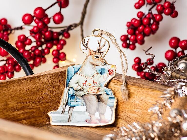 Metal Ornament Deer in Chair