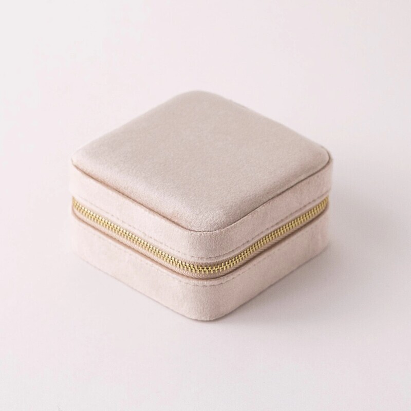 Square Bon Voyage Jewelry Travel Case Creme
