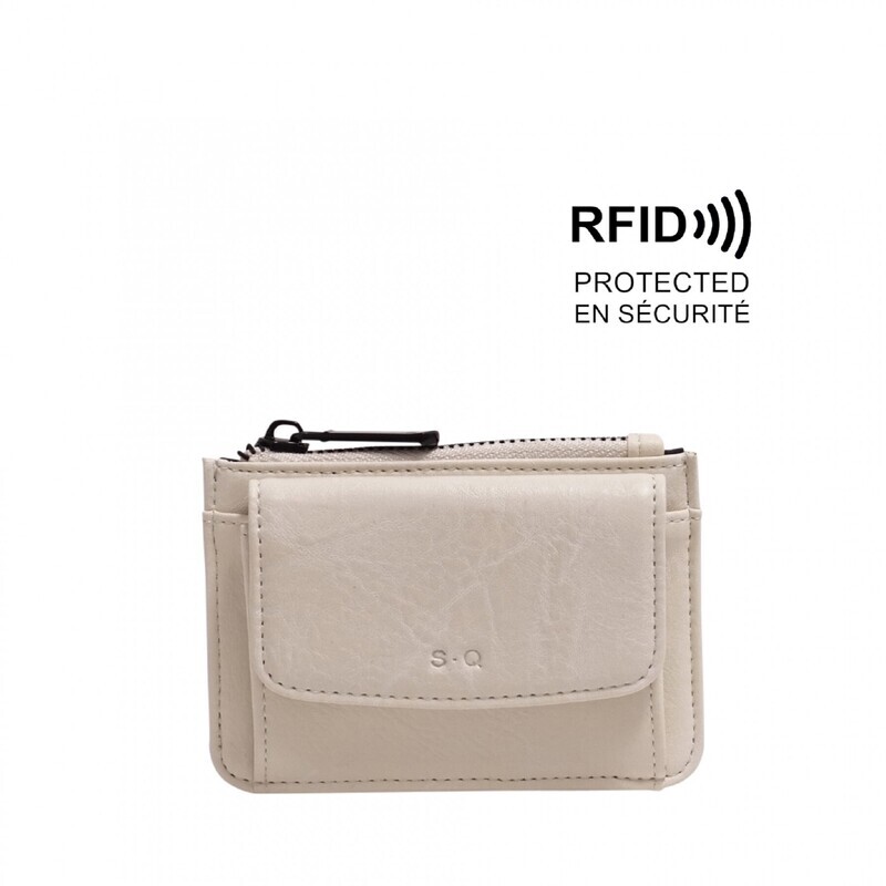 Cassie Cardholder Coconut Milk