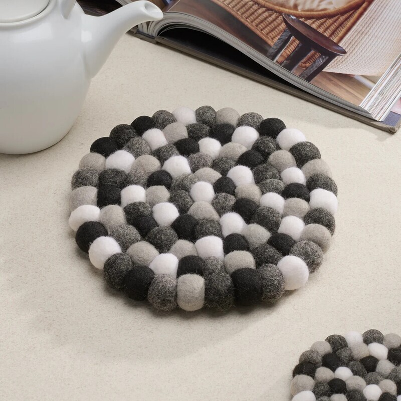 Trivet Wool Felt Ball Black, White, Grey