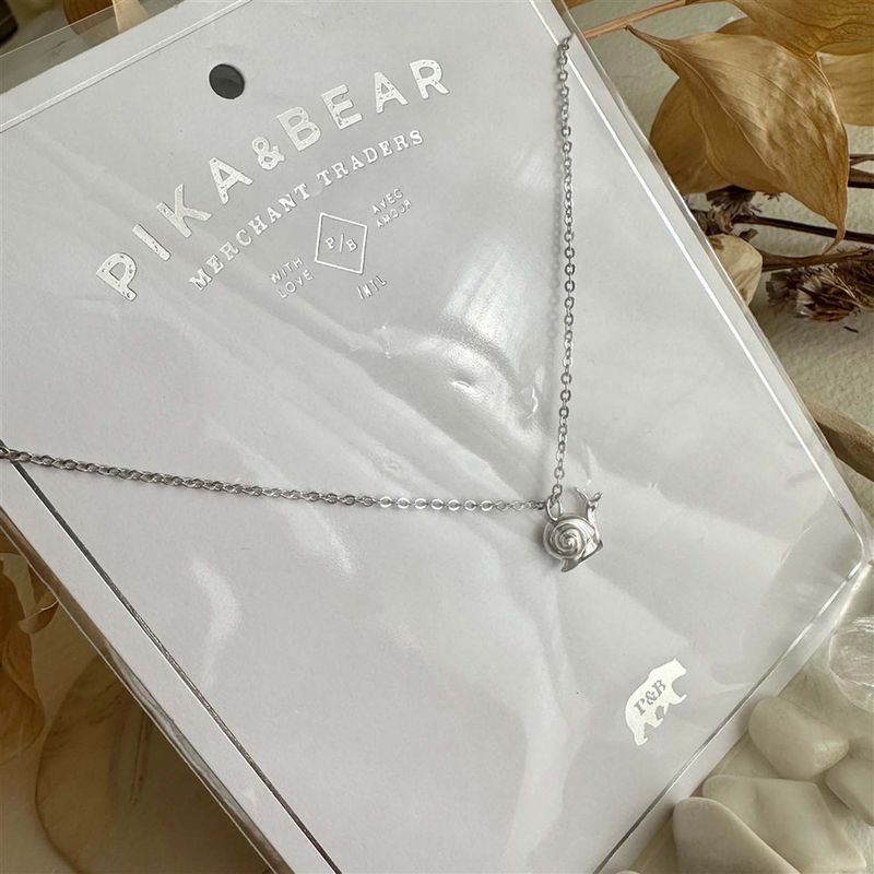 Necklace "Helmi" Tiny Snail Charm in Gold