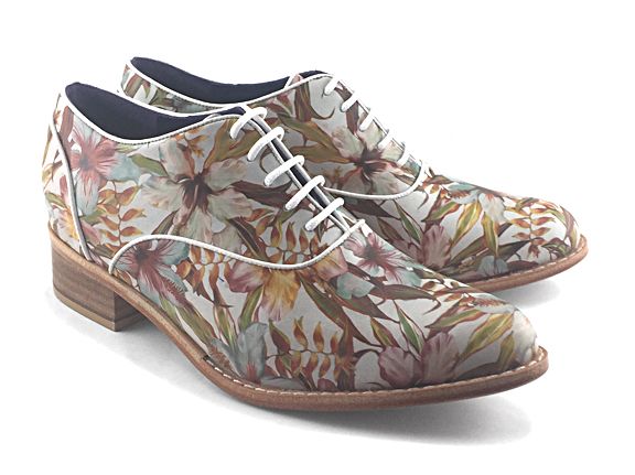 Veneto Ankle Piped Oxford White Floral, Size: 6