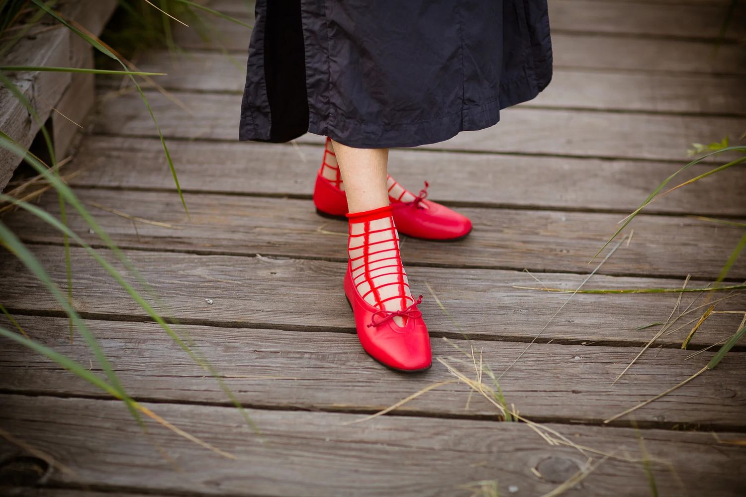 Sheer French Window Ankle Socks Classic Red