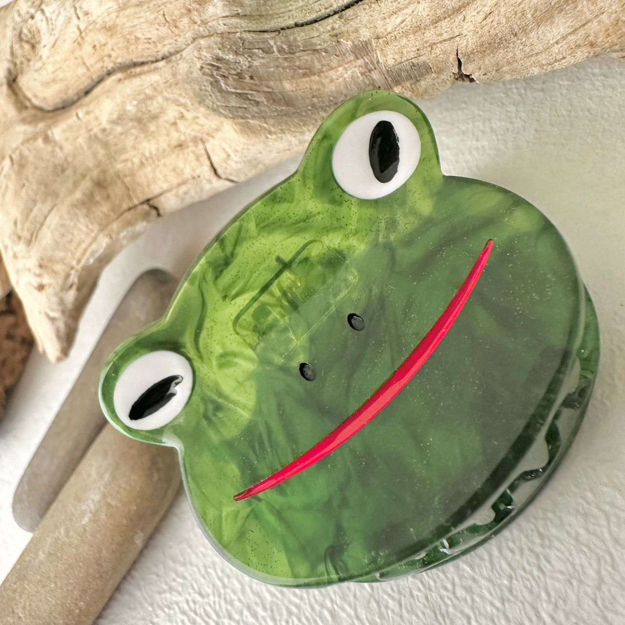 &quot;Freg&quot; Frog Hair Claw