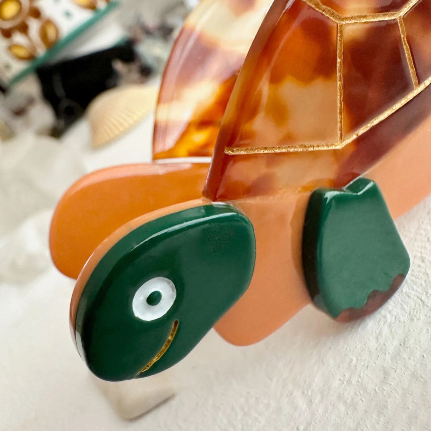 &quot;Mr. Tortie&quot; Turtle Hair Claw