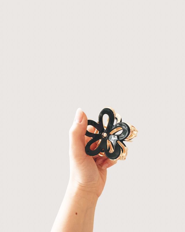 Flower Gold Claw Clip Black