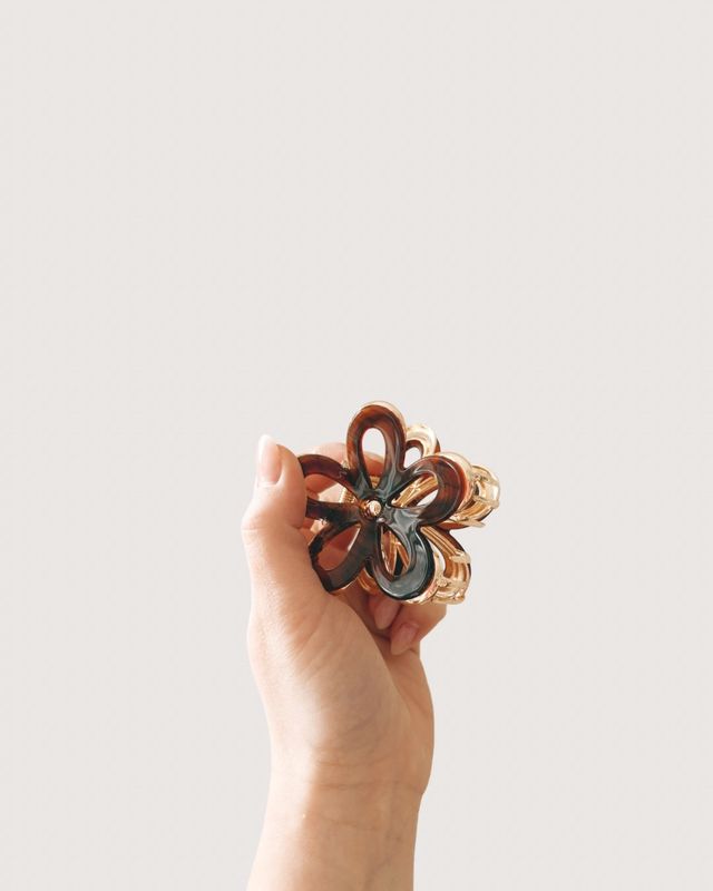 Flower Gold Claw Clip Woodgrain