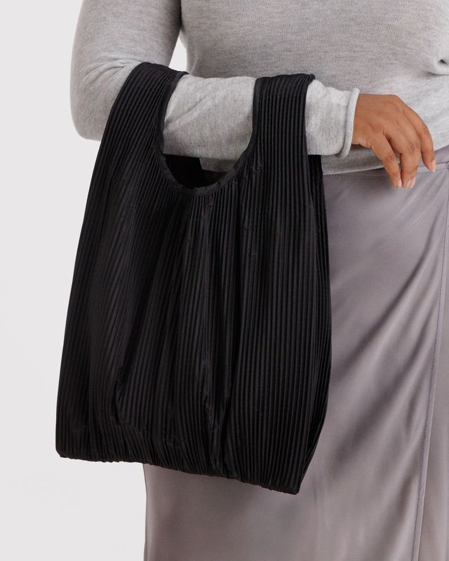 Pleated Baggu Black